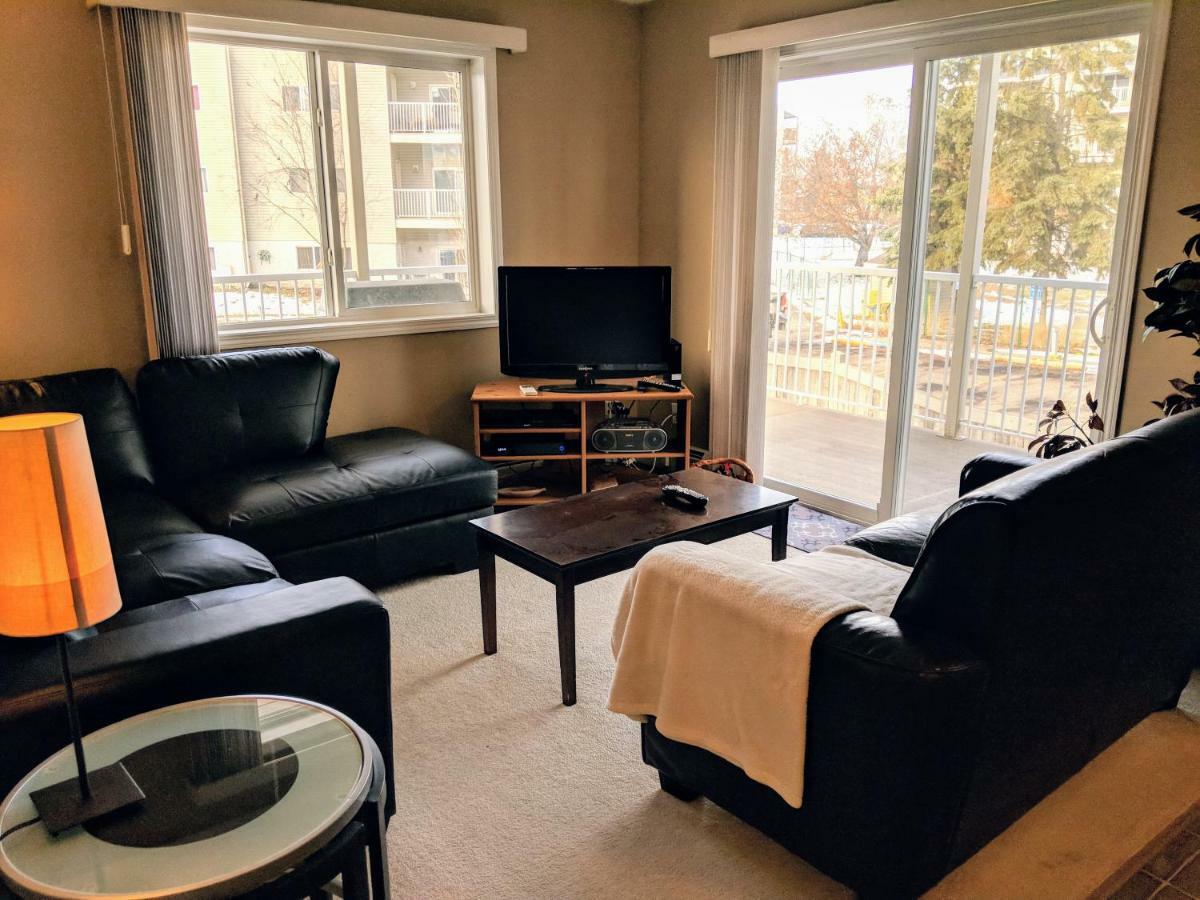 Quiet Condo Close To Wem W/ A/C & U/G Parking Edmonton Luaran gambar