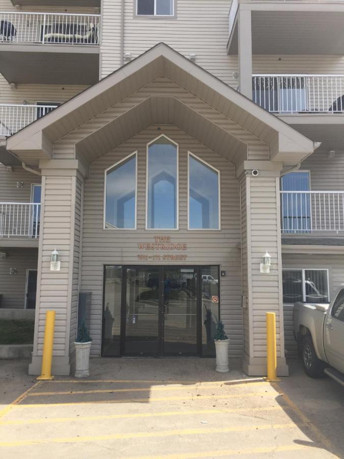 Quiet Condo Close To Wem W/ A/C & U/G Parking Edmonton Luaran gambar